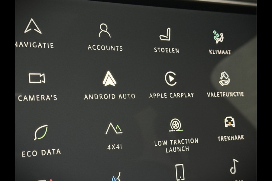 Land Rover Defender 110 2.0 P300e 110 X-Dynamic HSE | Black-Optic | Panorama | 360 Camera | Meridian | Trekhaak | Luchtvering | ACC | Stoelventilatie | Cold-Climate Pack | Leder | Head-Up | Keyless-Entry | Luchtvering | 22'' | Memory | Interieurdelen Leder | Standkachel | Dodehoek |