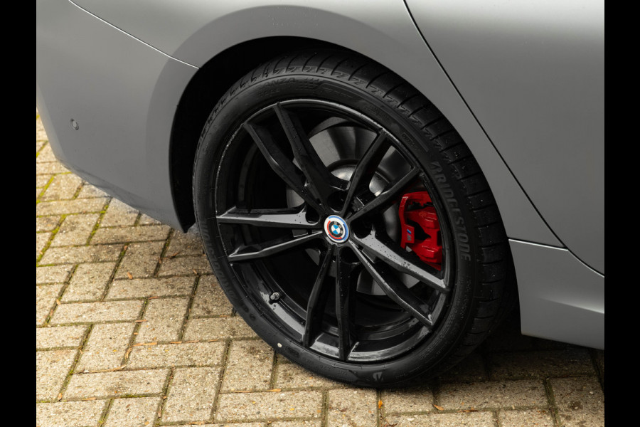 BMW 3 Serie Touring 330e xDrive - M-Sport Pro - Individual In+Exterieur - Pano - Trekhaak - Memoryzetel