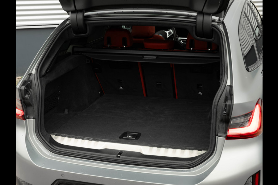 BMW 3 Serie Touring 330e xDrive - M-Sport Pro - Individual In+Exterieur - Pano - Trekhaak - Memoryzetel