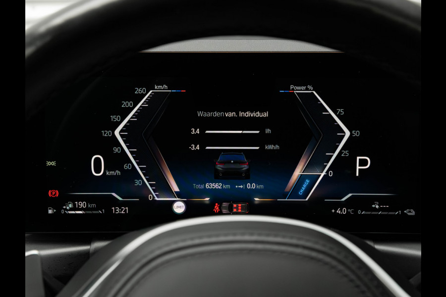 BMW 3 Serie Touring 330e xDrive - M-Sport Pro - Individual In+Exterieur - Pano - Trekhaak - Memoryzetel