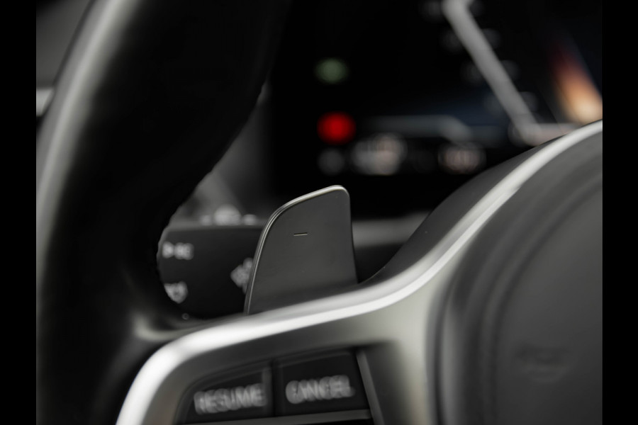 BMW 3 Serie Touring 330e xDrive - M-Sport Pro - Individual In+Exterieur - Pano - Trekhaak - Memoryzetel