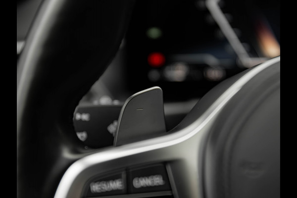 BMW 3 Serie Touring 330e xDrive - M-Sport Pro - Individual In+Exterieur - Pano - Trekhaak - Memoryzetel