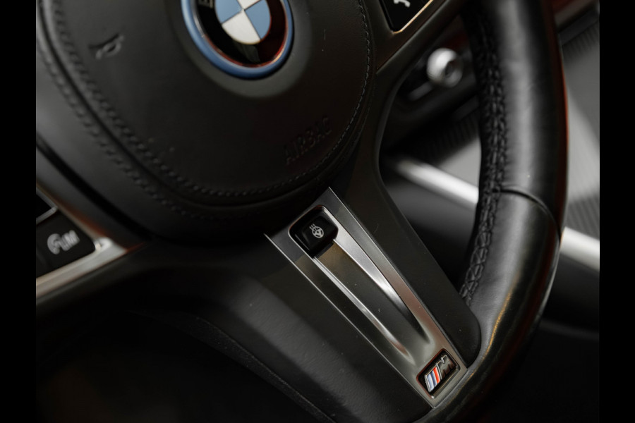 BMW 3 Serie Touring 330e xDrive - M-Sport Pro - Individual In+Exterieur - Pano - Trekhaak - Memoryzetel