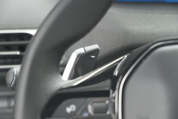 Peugeot 3008 136 Hybrid e-DCS6 GT | 360 Camera | Adaptieve Cruise Control | Elektrische Kofferklep | Stoelverwarming