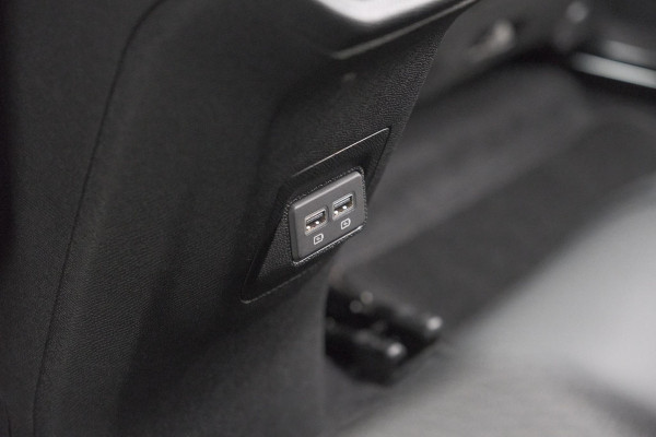 Peugeot 3008 136 Hybrid e-DCS6 GT | 360 Camera | Adaptieve Cruise Control | Elektrische Kofferklep | Stoelverwarming