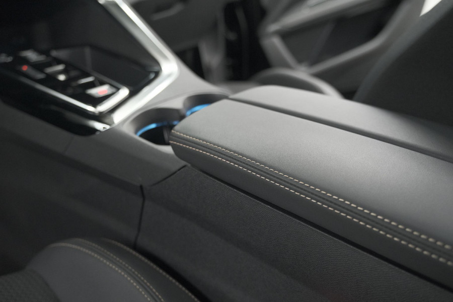 Peugeot 3008 136 Hybrid e-DCS6 GT | 360 Camera | Adaptieve Cruise Control | Elektrische Kofferklep | Stoelverwarming