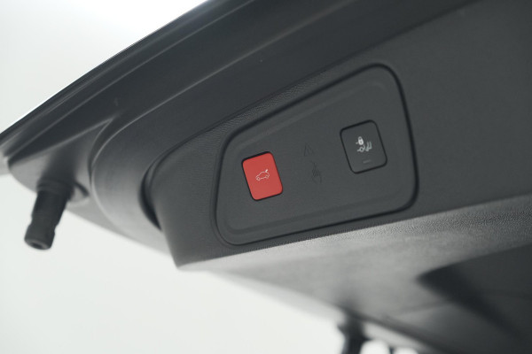 Peugeot 3008 136 Hybrid e-DCS6 GT | 360 Camera | Adaptieve Cruise Control | Elektrische Kofferklep | Stoelverwarming