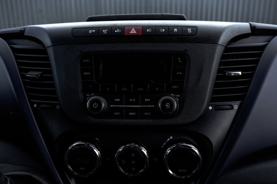 Iveco Daily 35C16 | Bakwagen met Laadklep | Automaat | Climatic | Cruise