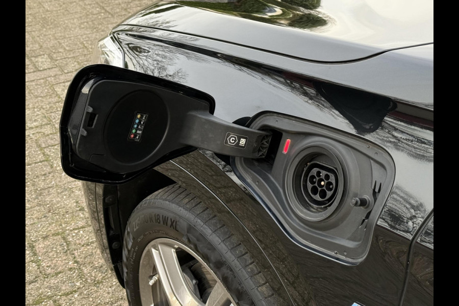 BMW X1 xDrive25e M SPORT | SPORTSTOELEN | TREKHAAK | STOELVERWARMING |