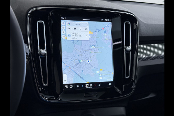 Volvo XC40 232pk *gereserveerd* Recharge Pro 70KwH Pano-Dak SOH 95% Adaptive-Cruise 20" Elektr.-Leer/Alcantara+Verwarmd+Memory Warmtepomp H Led Elek.Achterklep Keyless Full Led Origineel NLse auto! € 54.000,- nieuw. 1e Eigenaar Origineel Nederlandse Auto Dealeronderhouden 1.500KG -Trekvermogen