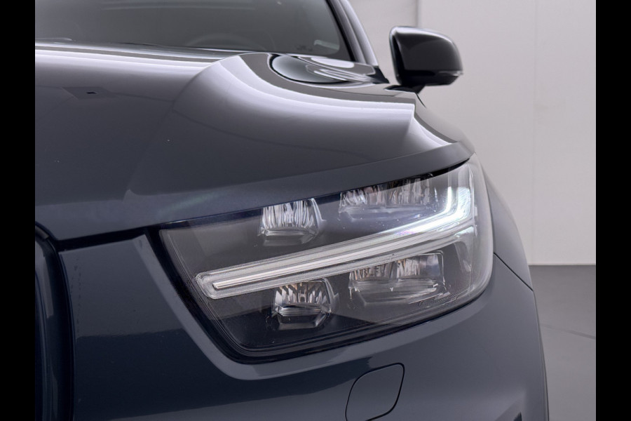 Volvo XC40 232pk *gereserveerd* Recharge Pro 70KwH Pano-Dak SOH 95% Adaptive-Cruise 20" Elektr.-Leer/Alcantara+Verwarmd+Memory Warmtepomp H Led Elek.Achterklep Keyless Full Led Origineel NLse auto! € 54.000,- nieuw. 1e Eigenaar Origineel Nederlandse Auto Dealeronderhouden 1.500KG -Trekvermogen