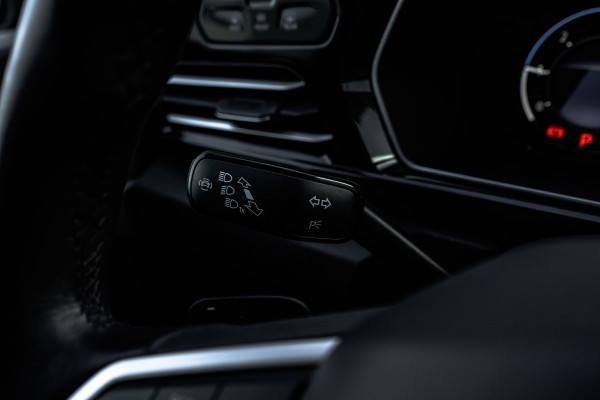 Volkswagen Caddy Cargo Maxi 2.0TDI 122PK | Leder | Virtual Cockpit | Camera | Carplay | Led | Side-bars 2.0 TDI 1st Edition