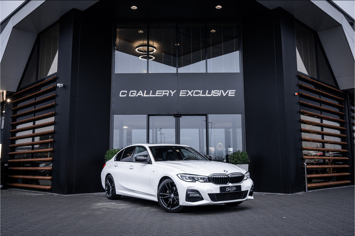 BMW 3-serie 320i Executive Edition - M Sport | NAP | Panorama | Camera