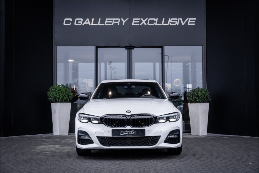 BMW 3-serie 320i Executive Edition - M Sport | NAP | Panorama | Camera