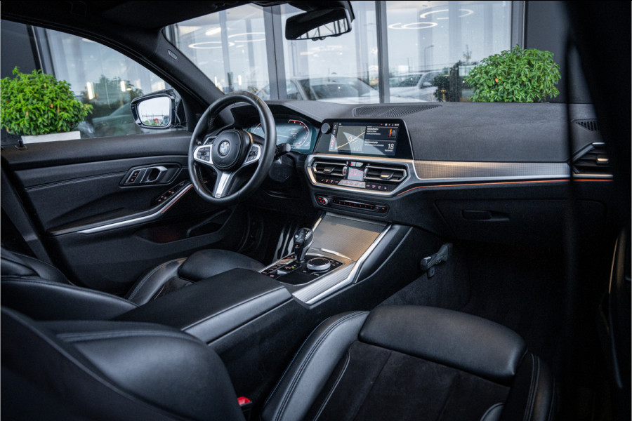 BMW 3-serie 320i Executive Edition - M Sport | NAP | Panorama | Camera