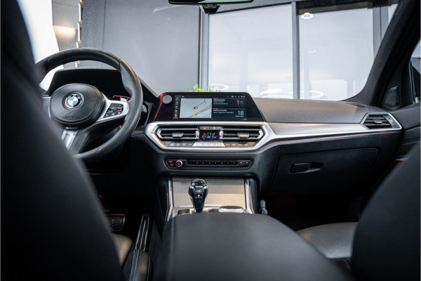 BMW 3-serie 320i Executive Edition - M Sport | NAP | Panorama | Camera