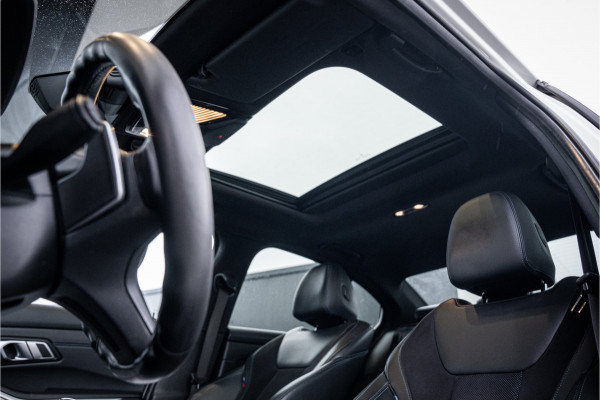 BMW 3-serie 320i Executive Edition - M Sport | NAP | Panorama | Camera