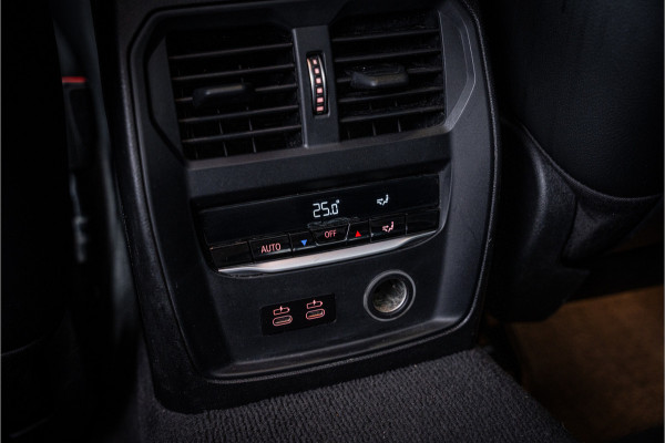 BMW 3-serie 320i Executive Edition - M Sport | NAP | Panorama | Camera