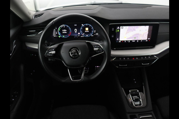 Škoda Octavia 1.4 TSI iV PHEV Business Edition | Head-Up | Stoelverwarming | Adaptive cruise | Camera | Carplay | Sfeerverlichting | Massage | Achterbankverwarming | Navigatie | PHEV | Plug In
