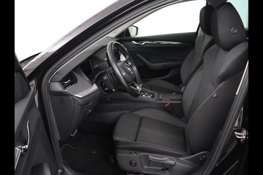 Škoda Octavia 1.4 TSI iV PHEV Business Edition | Head-Up | Stoelverwarming | Adaptive cruise | Camera | Carplay | Sfeerverlichting | Massage | Achterbankverwarming | Navigatie | PHEV | Plug In