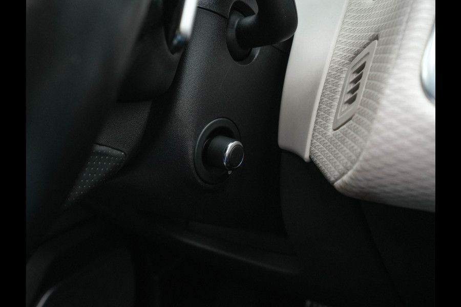 Land Rover Range Rover Velar 3.0 V6 AWD HSE Aut. *PANO | LEATHER | FULL-LED | MEMORY-PACK | BLIND-SPOT | MERIDIAN-SURROUND | DIGI-COCKPIT | CAMERA | KEYLESS | HEATED-COMFORTSEATS | PRIVACY-GLASS | SHIFT-PADDLES | 21 "ALU*