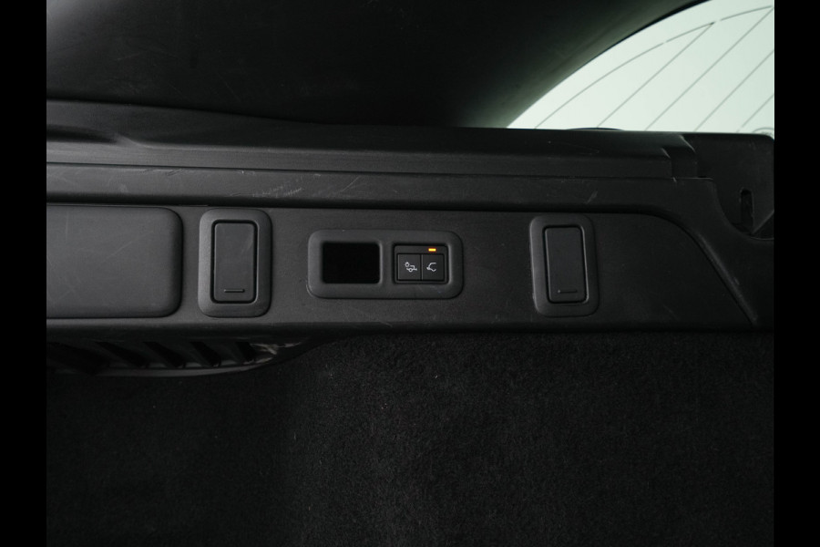 Land Rover Range Rover Velar 3.0 V6 AWD HSE Aut. *PANO | LEATHER | FULL-LED | MEMORY-PACK | BLIND-SPOT | MERIDIAN-SURROUND | DIGI-COCKPIT | CAMERA | KEYLESS | HEATED-COMFORTSEATS | PRIVACY-GLASS | SHIFT-PADDLES | 21 "ALU*