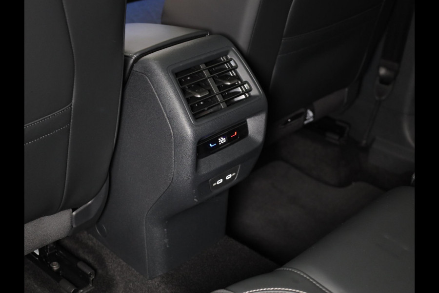 Volkswagen Tiguan 1.5 eTSI Life Edition 150 PK DSG | Verlengde garantie | Panorama dak | Trekhaak uitklapbaar | 20 "LM velgen |