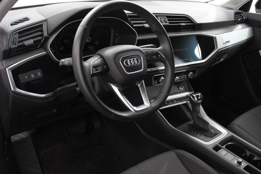 Audi Q3 Sportback 45 TFSI e 245pk PHEV S-tronic Attitude Navigatie Parkeersensoren Adaptive Cruise Control Stoelverwarming Ledverlichting Virtual Cockpit Climate Control