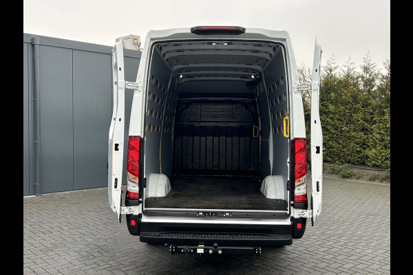 Iveco Daily 35S14V 2.3 136 PK / L2H2 / 30.452 KM !! / 3.500 KG AHG / 270 A DEUREN / TREKHAAK / AIRCO / BLUETOOTH / 3-ZITS