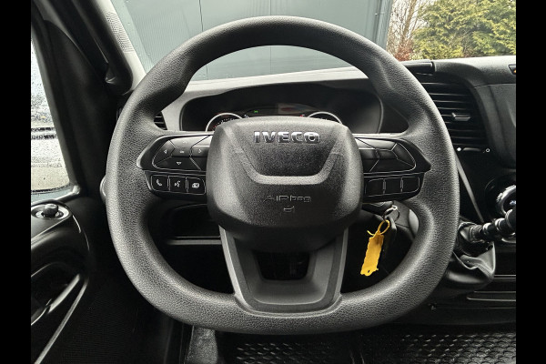 Iveco Daily 35S14V 2.3 136 PK / L2H2 / 30.452 KM !! / 3.500 KG AHG / 270 A DEUREN / TREKHAAK / AIRCO / BLUETOOTH / 3-ZITS