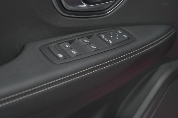 Renault Scénic TCe 140 EDC Limited | Camera | Stoelverwarming | Navigatie | Apple Carplay