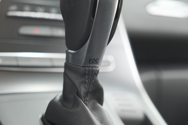 Renault Scénic TCe 140 EDC Limited | Camera | Stoelverwarming | Navigatie | Apple Carplay