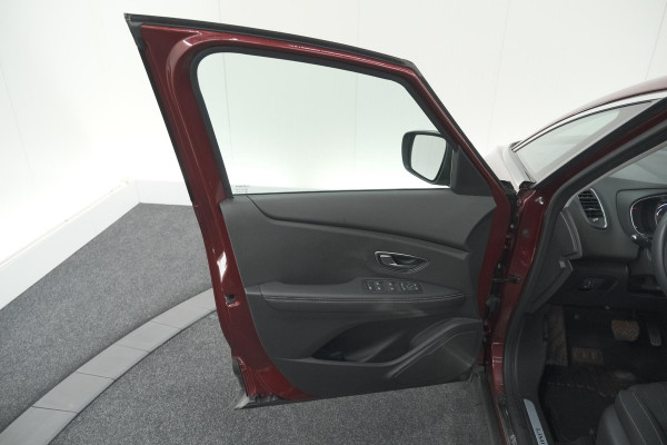 Renault Scénic TCe 140 EDC Limited | Camera | Stoelverwarming | Navigatie | Apple Carplay