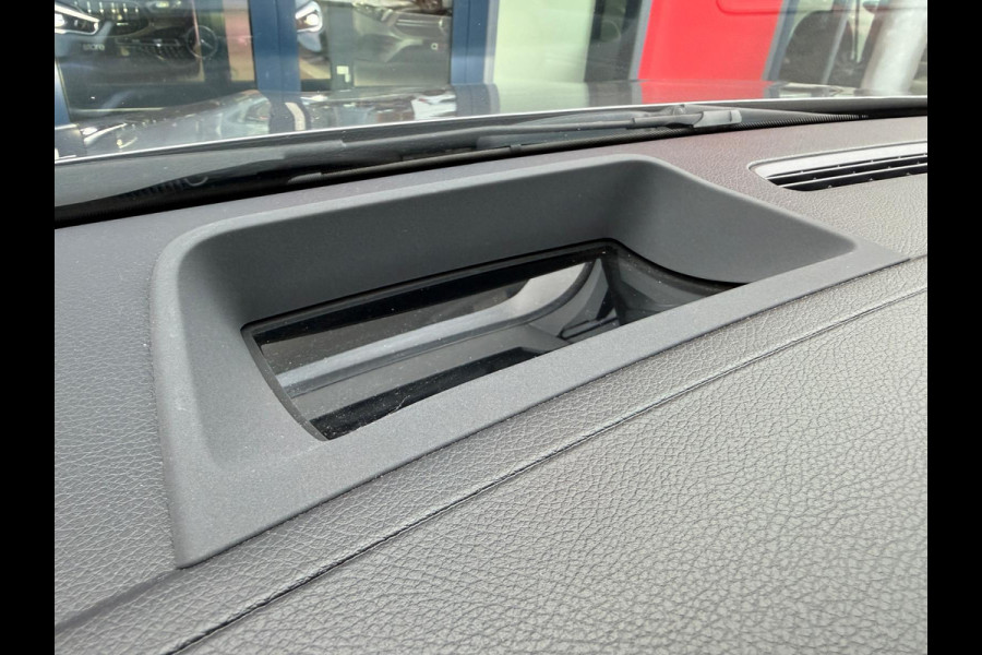 Mercedes-Benz GLA 250 e Business Line AMG/Panorama/Memory Full spec