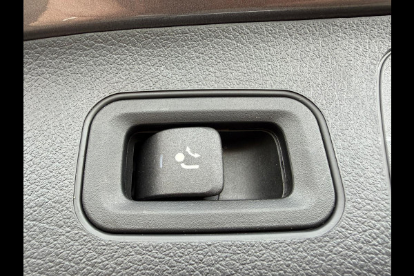 Mercedes-Benz GLA 250 e Business Line AMG/Panorama/Memory Full spec