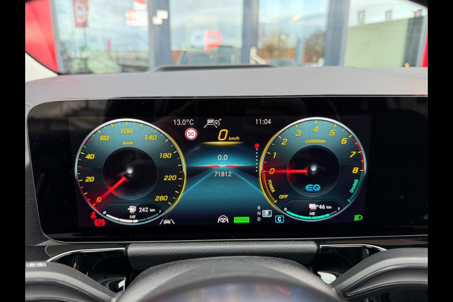 Mercedes-Benz GLA 250 e Business Line AMG/Panorama/Memory Full spec