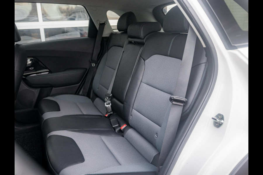 Kia e-Niro DynamicLine 64 kWh l Navigatie l Achteruitrijcamera l