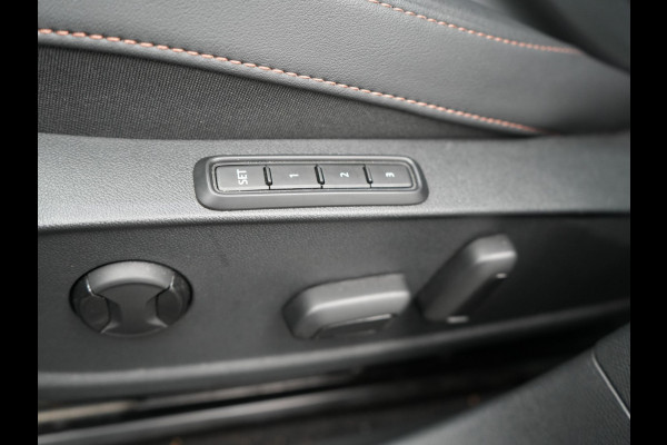 CUPRA Leon 1.5 TSI e-Hybrid Business DSG Plug In Hybrid 204pk PHEV | Alcantara Kuipstoelen Memory | Adaptive Cruise | Matrix LED | Virtual | Camera | Sfeerverlichting | Apple Carplay | 18"L.M |