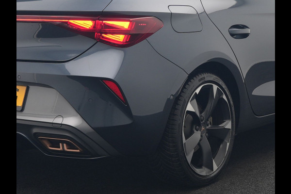 CUPRA Leon 1.5 TSI e-Hybrid Business DSG Plug In Hybrid 204pk PHEV | Alcantara Kuipstoelen Memory | Adaptive Cruise | Matrix LED | Virtual | Camera | Sfeerverlichting | Apple Carplay | 18"L.M |