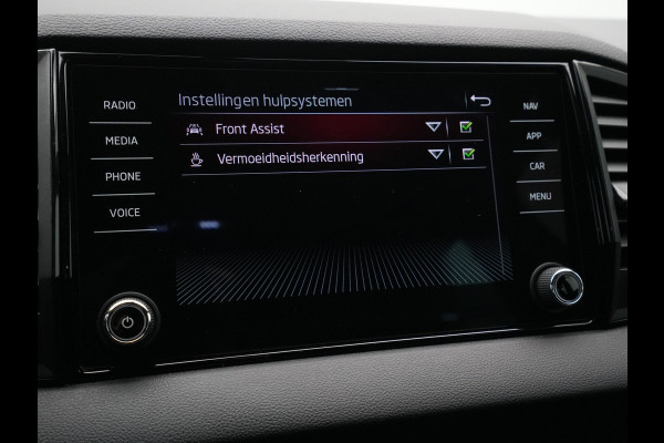 Škoda Karoq 1.5 TSI ACT 150pk Sportline Navigatie Trekhaak Camera Keyless Stoelverwarming 37