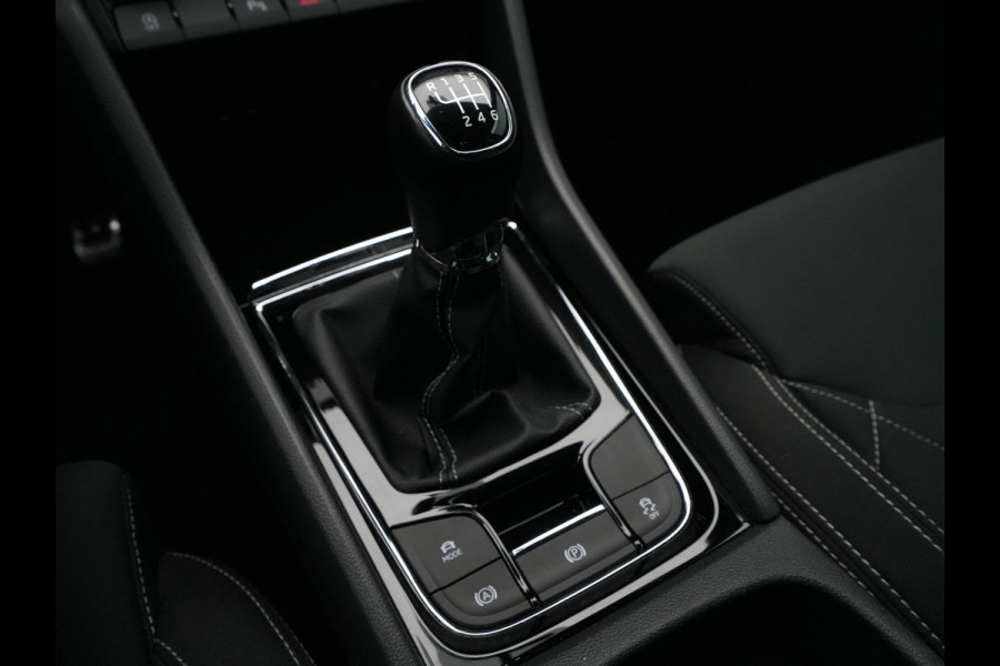 Škoda Karoq 1.5 TSI ACT 150pk Sportline Navigatie Trekhaak Camera Keyless Stoelverwarming 37