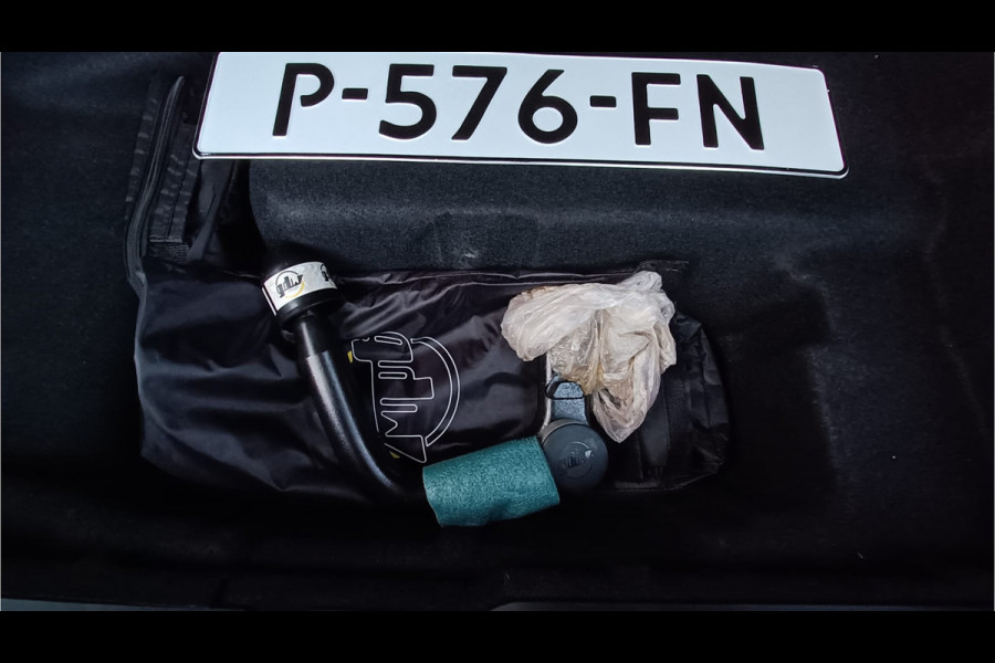 Mercedes-Benz C-Klasse Estate 200 Launch Edition Business Line LED afn. trekhaak Leder Apple-Android Stoelverw. Camera