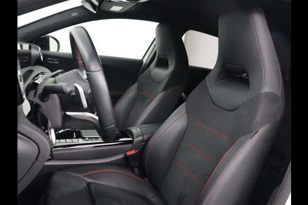 Mercedes-Benz A-Klasse 250e AMG | Panoramadak | Stoelverwarming | Carplay | Leder/Alcantara | Camera | Sfeerverlichting | Navigatie | Park Assist | Climate control | Full LED | PHEV | Plug In