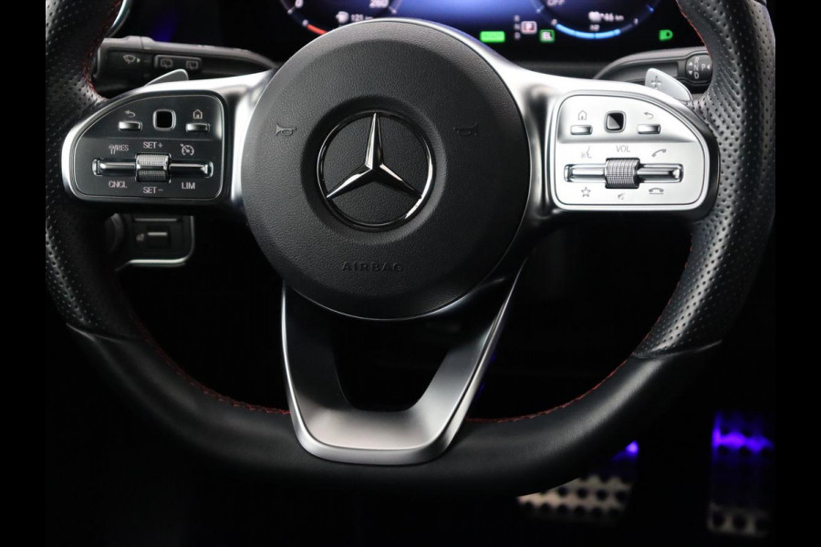 Mercedes-Benz A-Klasse 250e AMG | Panoramadak | Stoelverwarming | Carplay | Leder/Alcantara | Camera | Sfeerverlichting | Navigatie | Park Assist | Climate control | Full LED | PHEV | Plug In