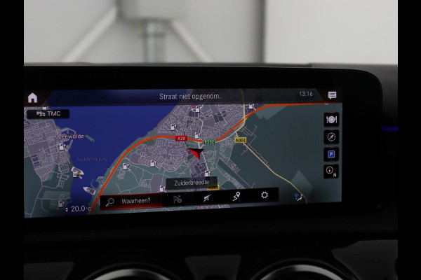 Mercedes-Benz A-Klasse 250e AMG | Panoramadak | Stoelverwarming | Carplay | Leder/Alcantara | Camera | Sfeerverlichting | Navigatie | Park Assist | Climate control | Full LED | PHEV | Plug In