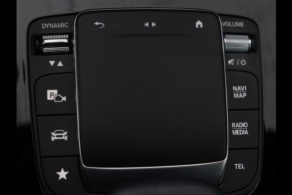 Mercedes-Benz A-Klasse 250e AMG | Panoramadak | Stoelverwarming | Carplay | Leder/Alcantara | Camera | Sfeerverlichting | Navigatie | Park Assist | Climate control | Full LED | PHEV | Plug In