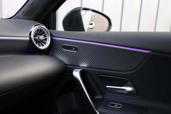 Mercedes-Benz A-Klasse 200 Luxury Line | 163PK | Pano | Keyless-go | Sfeerverlichting | ACC | Multibeam | Widescreen | 2024.