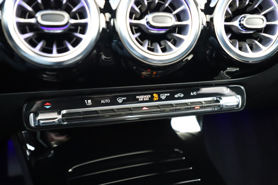Mercedes-Benz A-Klasse 200 Luxury Line | 163PK | Pano | Keyless-go | Sfeerverlichting | ACC | Multibeam | Widescreen | 2024.