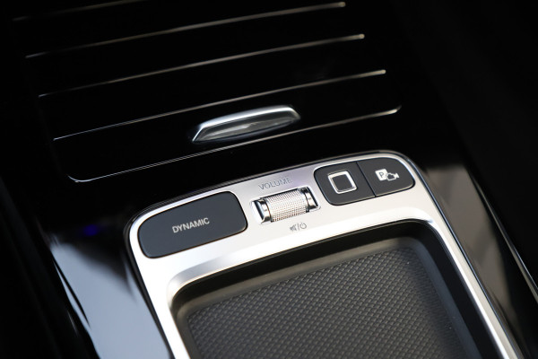 Mercedes-Benz A-Klasse 200 Luxury Line | 163PK | Pano | Keyless-go | Sfeerverlichting | ACC | Multibeam | Widescreen | 2024.