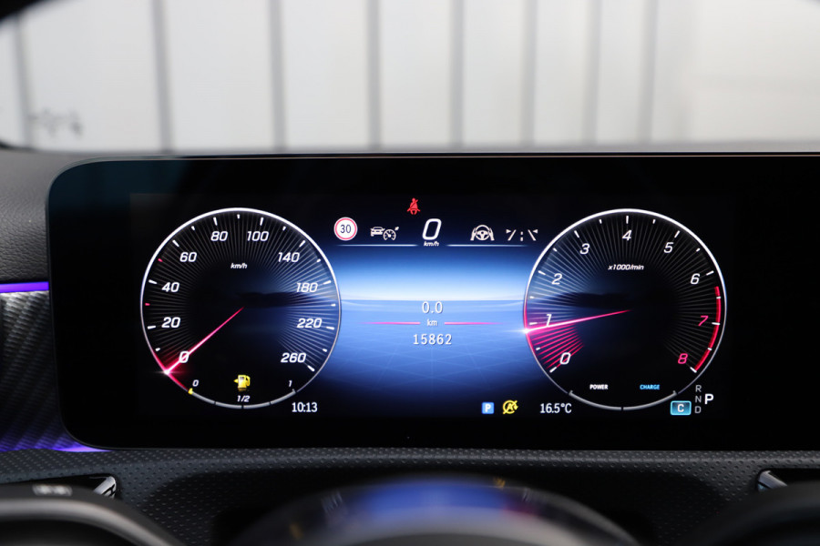 Mercedes-Benz A-Klasse 200 Luxury Line | 163PK | Pano | Keyless-go | Sfeerverlichting | ACC | Multibeam | Widescreen | 2024.